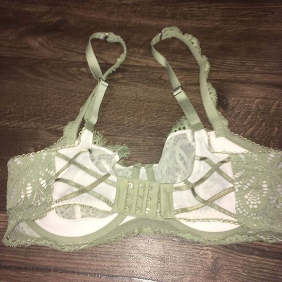 Victorias Secret sage & pink lacy sexy push-up bra - Picture 2 of 4
